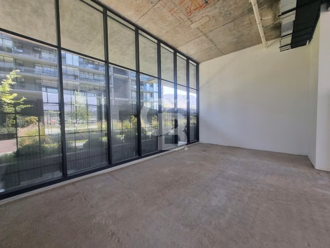 Local en Vitacura con proyección — Estación Estoril