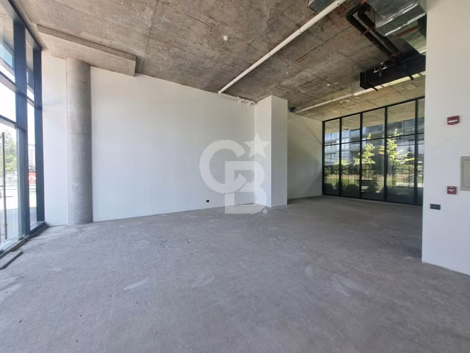Local en Vitacura con proyección — Estación Estoril