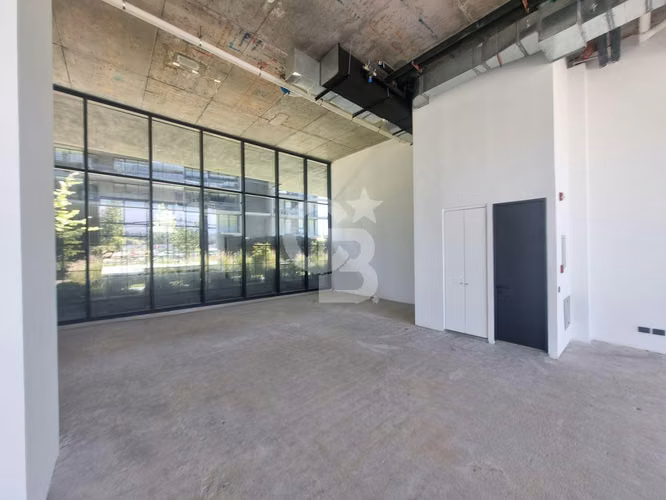 Local en Vitacura con proyección — Estación Estoril