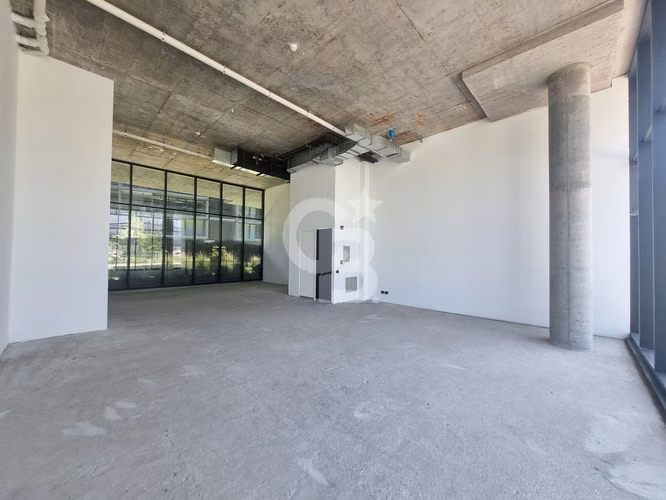 Local en Vitacura con proyección — Estación Estoril