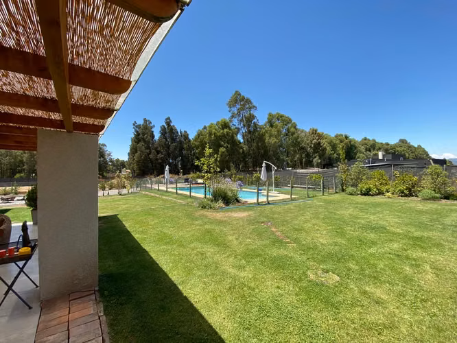 VENTA CASA EN CONDOMINIO DE ZAPALLAR EN CURICO