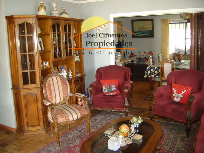 Amplia casa sólida, 5 dormitorios, 2 baños, terreno 495 mts2