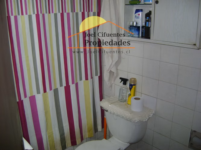 Amplia casa sólida, 5 dormitorios, 2 baños, terreno 495 mts2