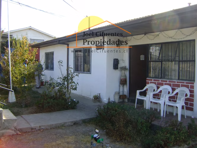 Amplia casa sólida, 5 dormitorios, 2 baños, terreno 495 mts2