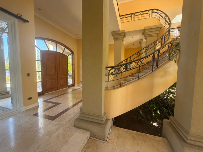 ARRIENDO CHICUREO