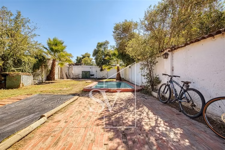 Bajo precio, Ideal remodelar, ubicación, colegios, terreno