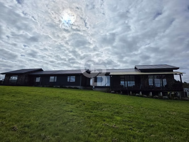 Fina Casa a minutos de Puerto Varas a 10 minutos del centro