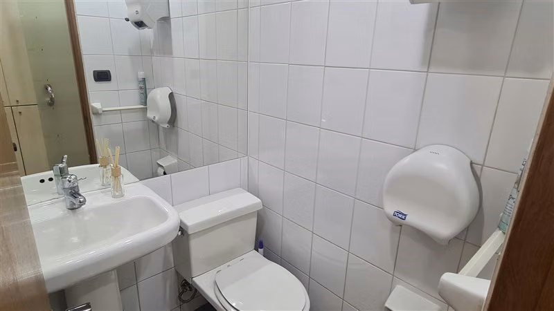 Oficina Arriendo Las Condes 165m Amblada rebajada Malcantara