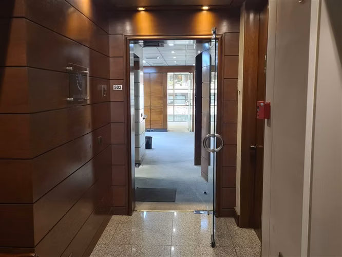 Oficina Arriendo Las Condes 165m Amblada rebajada Malcantara