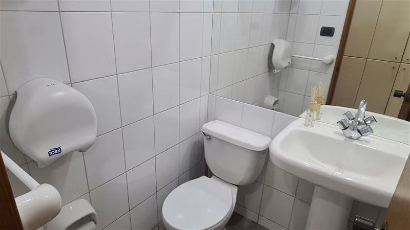 Oficina Arriendo Las Condes 165m Amblada rebajada Malcantara