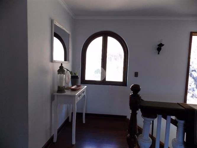 Increibles vistas, Casa en venta de 5 dorm. en Lo Barnechea