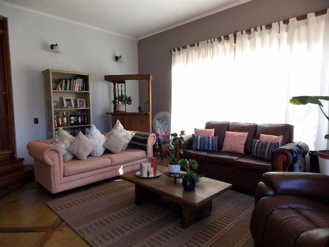 Increibles vistas, Casa en venta de 5 dorm. en Lo Barnechea