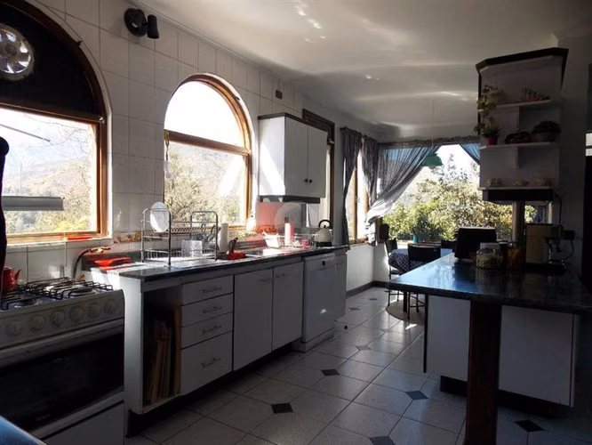 Increibles vistas, Casa en venta de 5 dorm. en Lo Barnechea