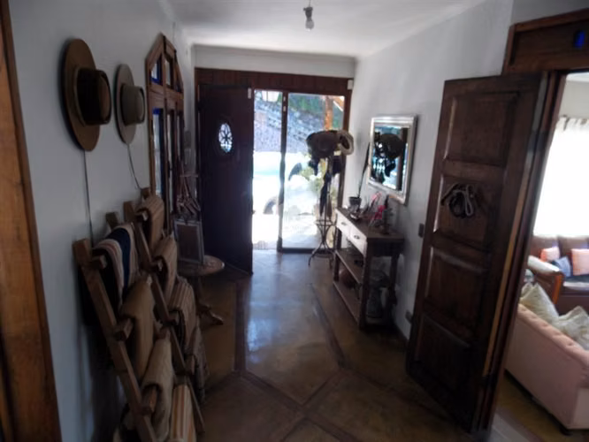 Increibles vistas, Casa en venta de 5 dorm. en Lo Barnechea