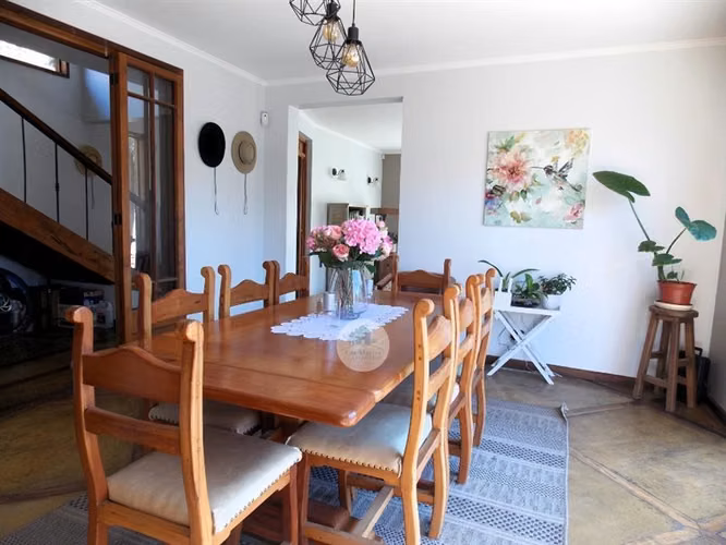 Increibles vistas, Casa en venta de 5 dorm. en Lo Barnechea
