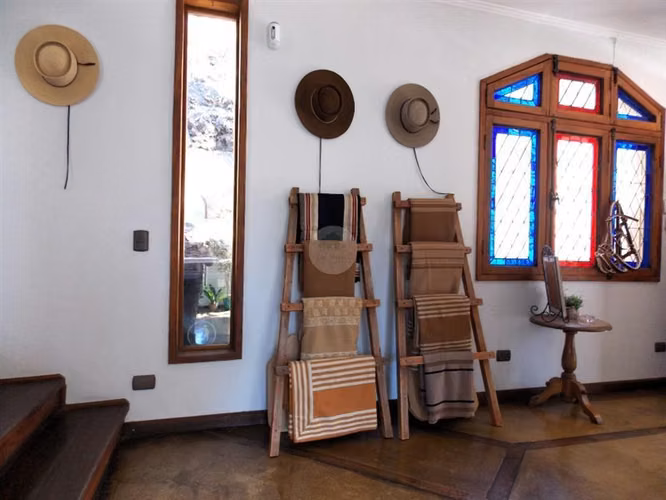 Increibles vistas, Casa en venta de 5 dorm. en Lo Barnechea