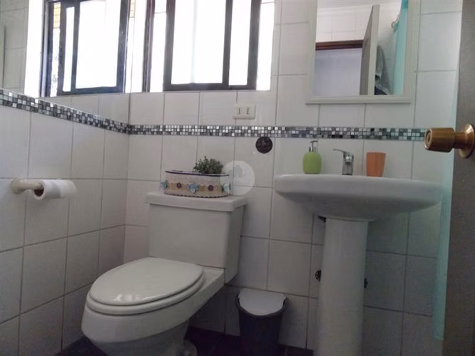 Increibles vistas, Casa en venta de 5 dorm. en Lo Barnechea