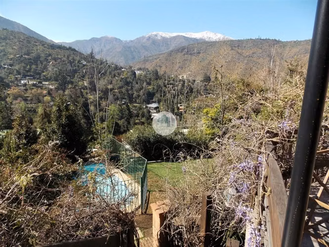 Increibles vistas, Casa en venta de 5 dorm. en Lo Barnechea