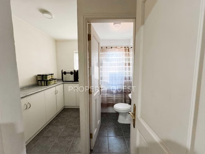 VENTA A HERMOSA CASA 6D+4B ANDALUE (154122)