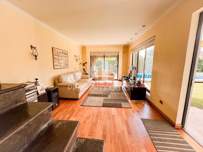 VENTA A HERMOSA CASA 6D+4B ANDALUE (154122)