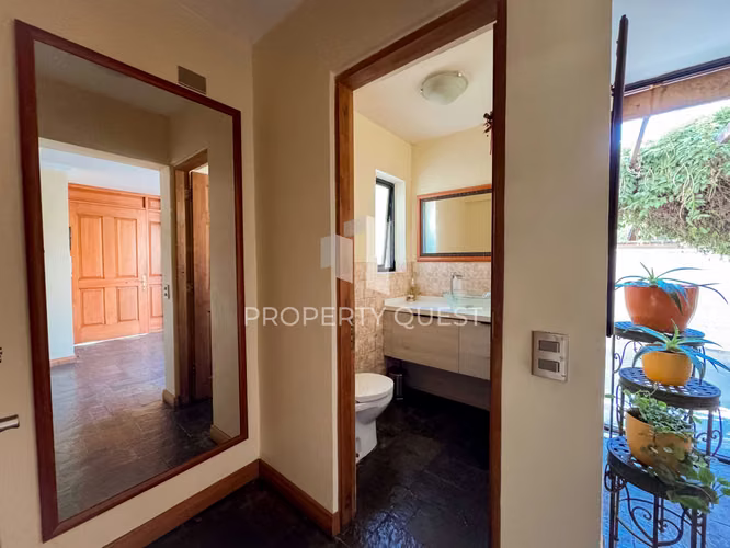 VENTA A HERMOSA CASA 6D+4B ANDALUE (154122)