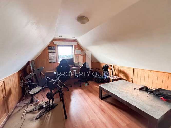 VENTA A HERMOSA CASA 6D+4B ANDALUE (154122)