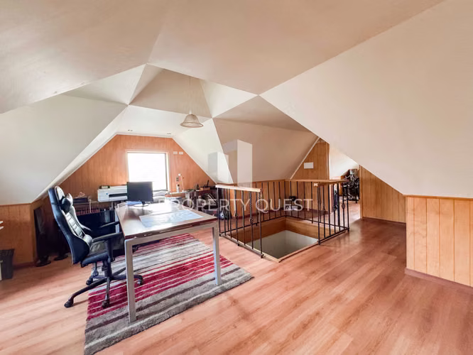 VENTA A HERMOSA CASA 6D+4B ANDALUE (154122)