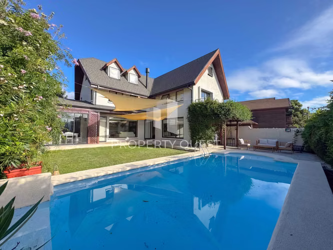 VENTA A HERMOSA CASA 6D+4B ANDALUE (154122)