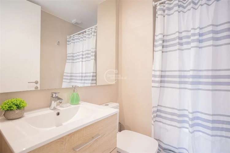 Departamento de 2 dorm. a pasos Parque Arauco, Las Condes - Imagen 11