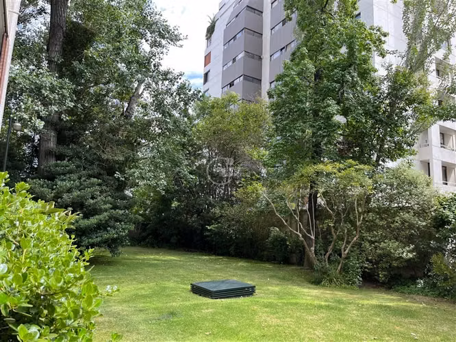 Departamento en venta de 4 dorm. en Vitacura