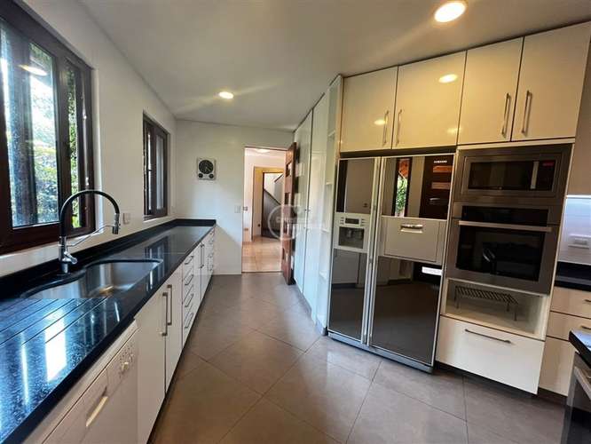Casa en venta de 5 dorm. en Lo Barnechea