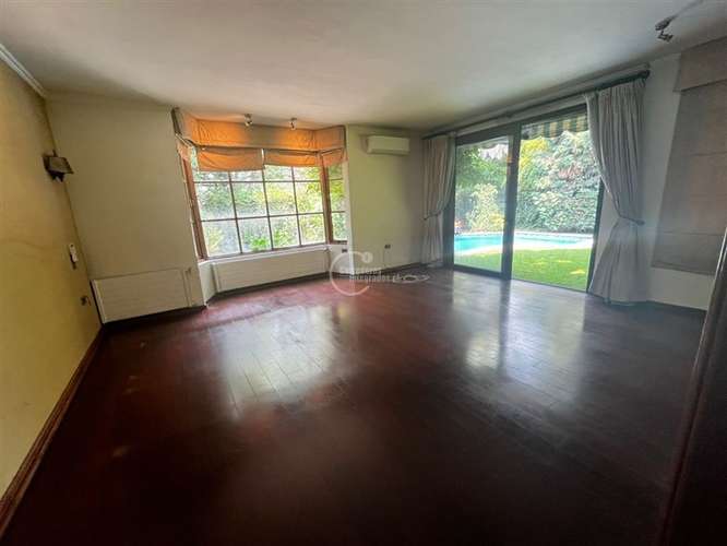 Casa en venta de 5 dorm. en Lo Barnechea