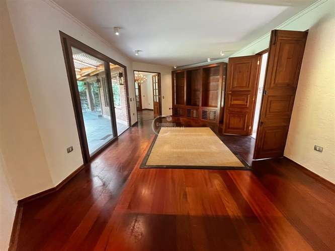 Casa en venta de 5 dorm. en Lo Barnechea