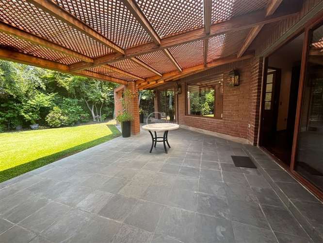 Casa en venta de 5 dorm. en Lo Barnechea