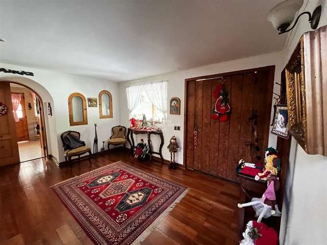 Casa en venta de 5 dorm. en Las Condes - Imagen 2