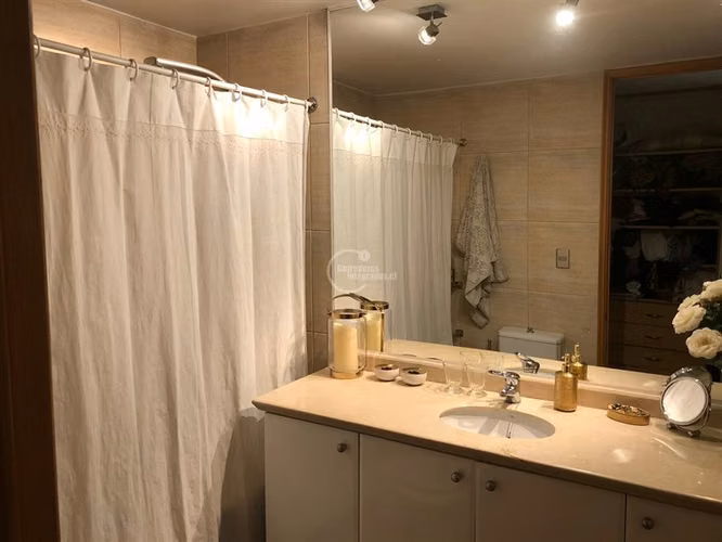 Departamento en venta de 4 dorm. en Vitacura
