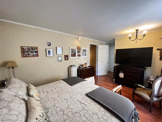 Casa en venta de 5 dorm. en Las Condes