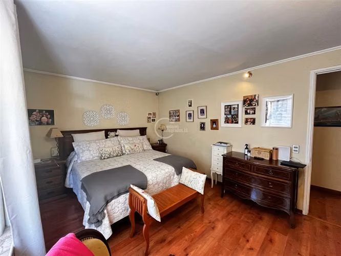 Casa en venta de 5 dorm. en Las Condes