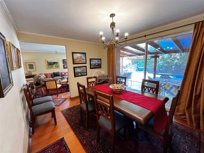 Casa en venta de 5 dorm. en Las Condes