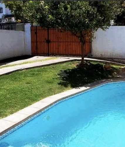 Casa en venta de 4 dorm. en Las Condes