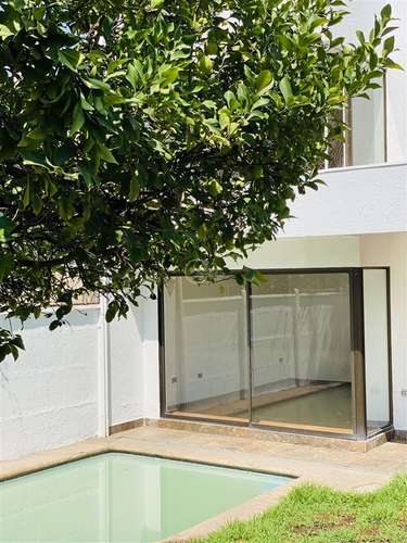 Casa en venta de 4 dorm. en Las Condes - Imagen 2