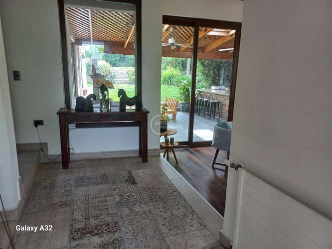 Casa en venta de 6 dorm. en Las Condes - Imagen 2