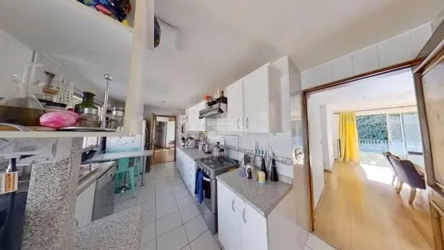 Casa en venta de 4 dorm. en Las Condes
