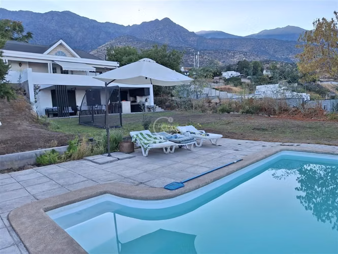 Casa en venta de 4 dorm. en Peñalolén
