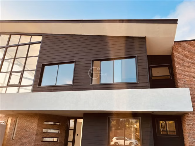 Casa en venta de 5 dorm. en Coquimbo