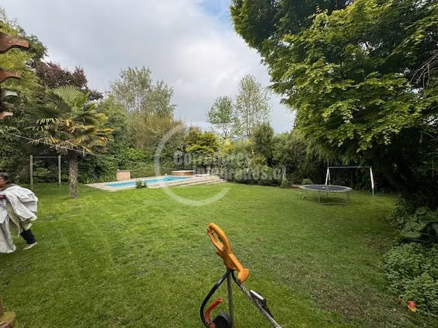 Casa en venta de 6 dorm. en Las Condes