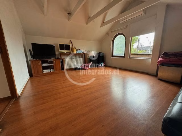 Casa en venta de 6 dorm. en Las Condes