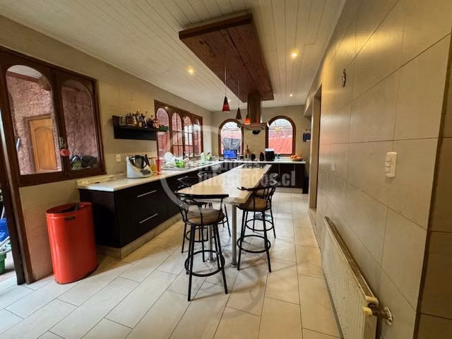 Casa en venta de 6 dorm. en Las Condes