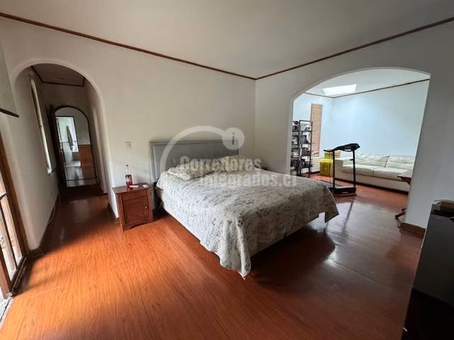 Casa en venta de 6 dorm. en Las Condes