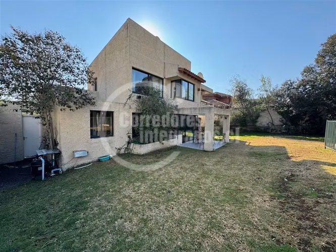 Casa en venta de 5 dorm. en Las Condes